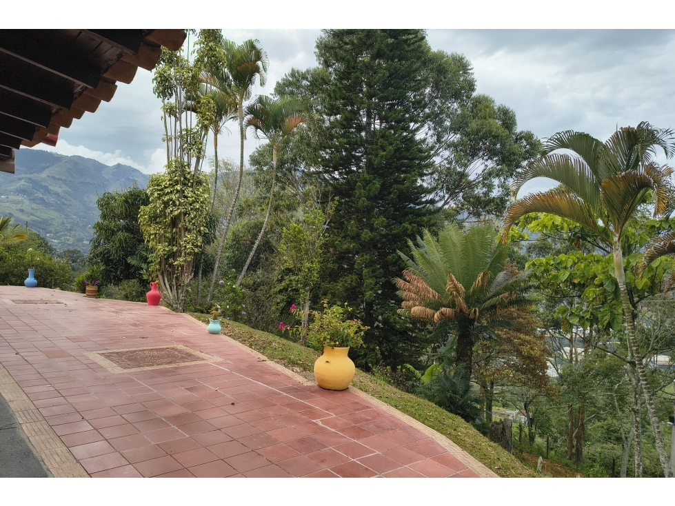 Finca de Recreo con Piscina, Jacuzzi y Amplias Zonas Verdes — foto 5