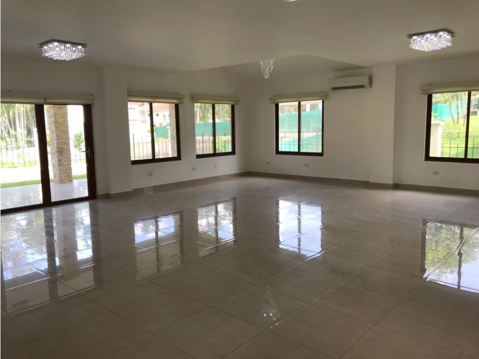 ALQUILER CASA EN LOS SENDEROS DE CAMINO DE CRUCES, CLAYTON — foto 4