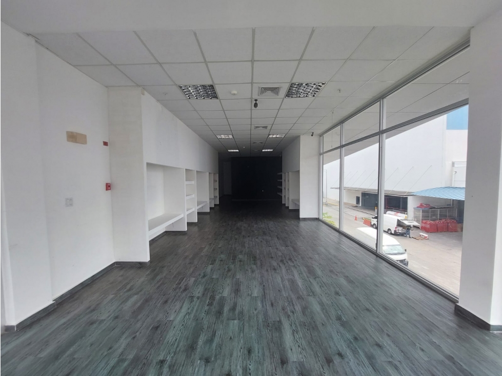 Se Alquila Local Comercial en Costa del este, Star Plaza — foto 5