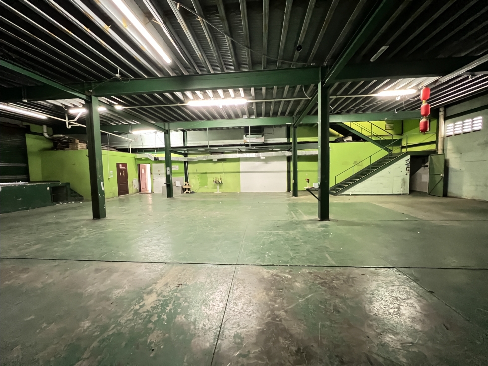 Venta de edificio con bodega en Costa del Este - 5