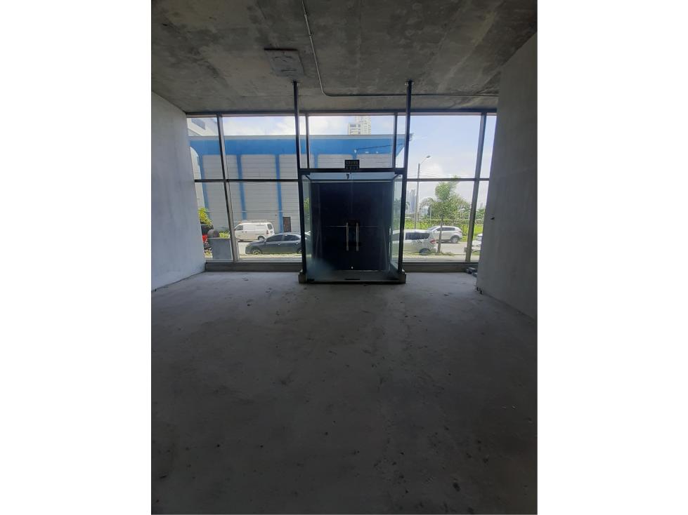 ALQUILER LOCAL COMERCIAL AV BALBOA NEGOCIABLE — foto 4