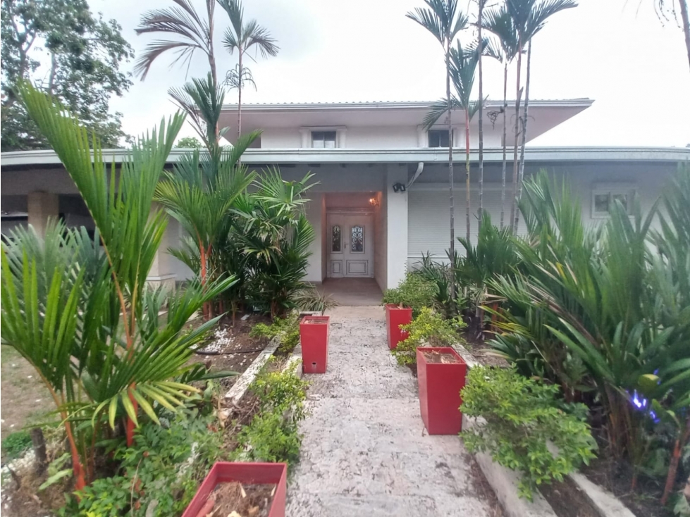 Se Alquila Casa con Piscina en Altos del Golf Amoblada — foto 5