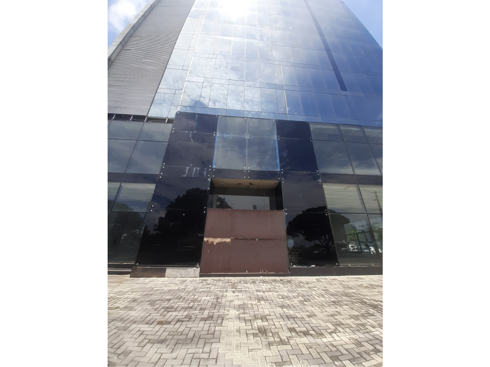 ALQUILER LOCAL COMERCIAL AV BALBOA NEGOCIABLE — foto 2