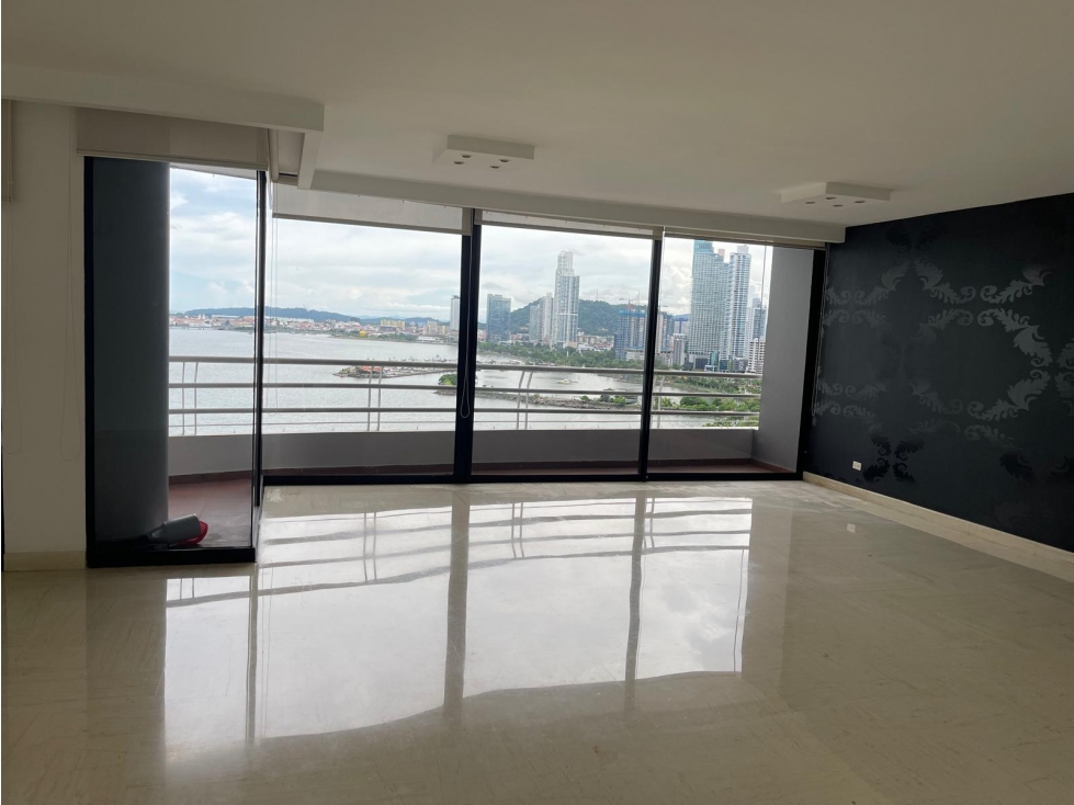 Venta de Apartamento en PH Los Delfines, Avenida Balboa — foto 2