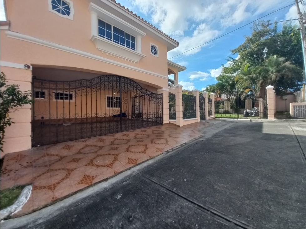 Se vende Casa en Condado del rey , Residencial Altos del fresno — foto 2