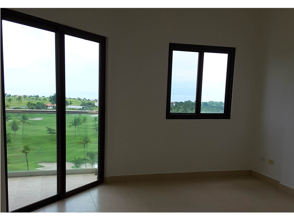 Venta de apartamento de playa en Vista Mar Golf Beach & Marina
