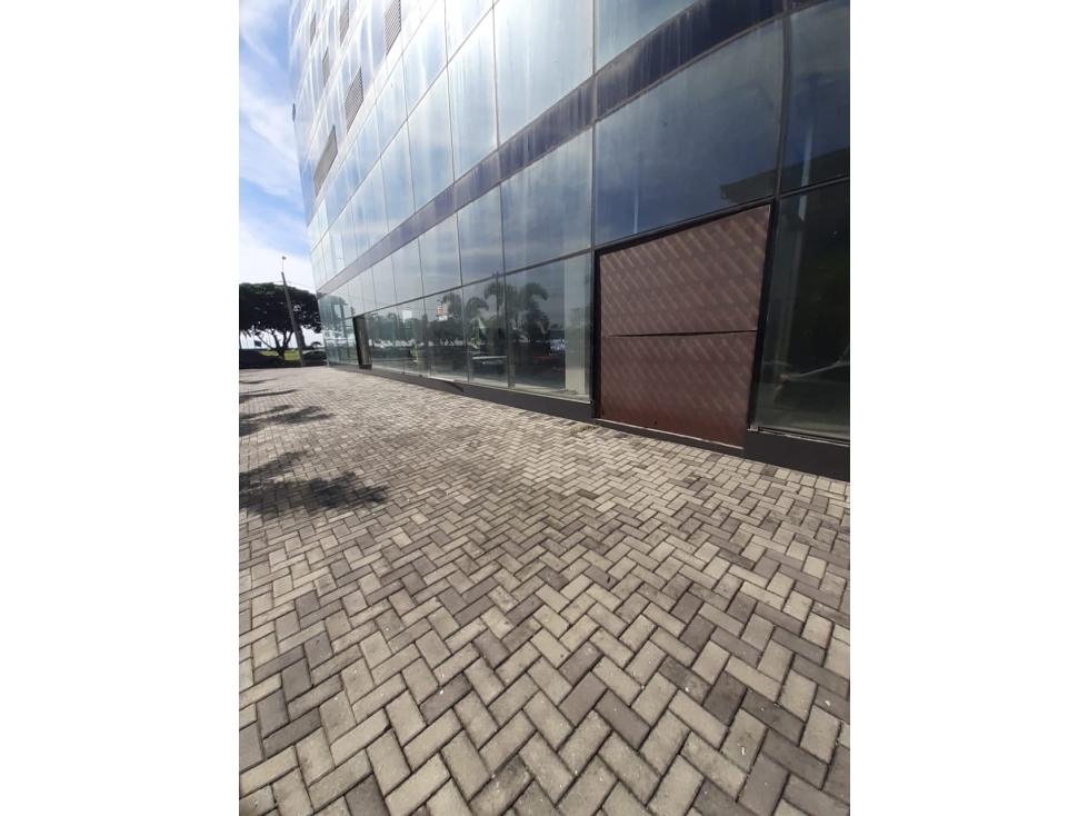 ALQUILER LOCAL COMERCIAL AV BALBOA NEGOCIABLE