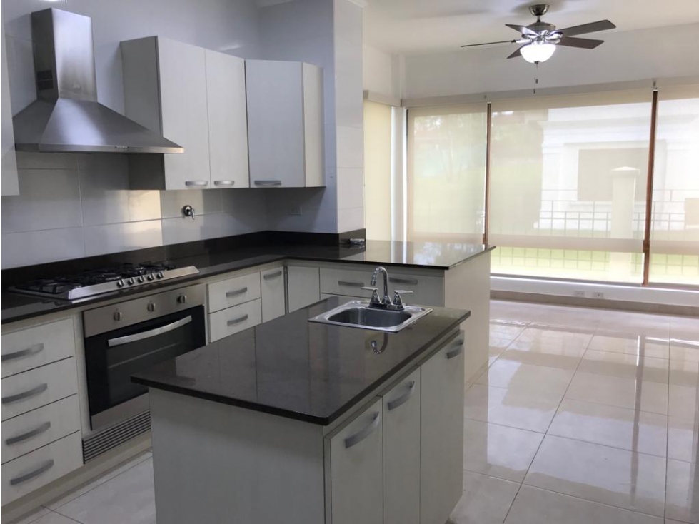 ALQUILER CASA EN LOS SENDEROS DE CAMINO DE CRUCES, CLAYTON — foto 6