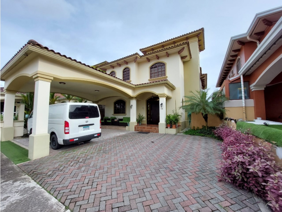 Venta de Casa en Residencial El Doral, Costa Sur
