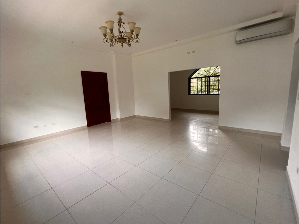 Venta de casa en Llanos de Curundu, Albrook — foto 2