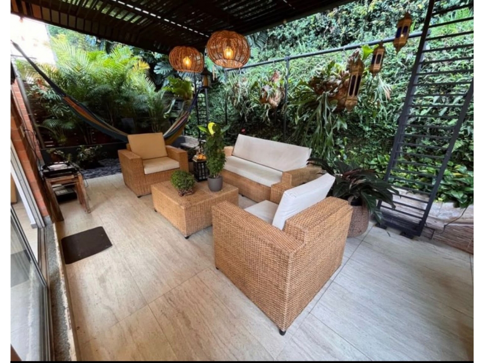 Casa Campestre la loma del atravezado, Envigado: Exclusividad y Bosque