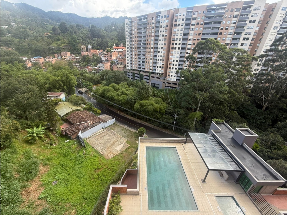 ¡Para Estrenar! 89mÂ² de Lujo con BalcÃ³n BBQ, Parqueadero y Cuarto Ãtil