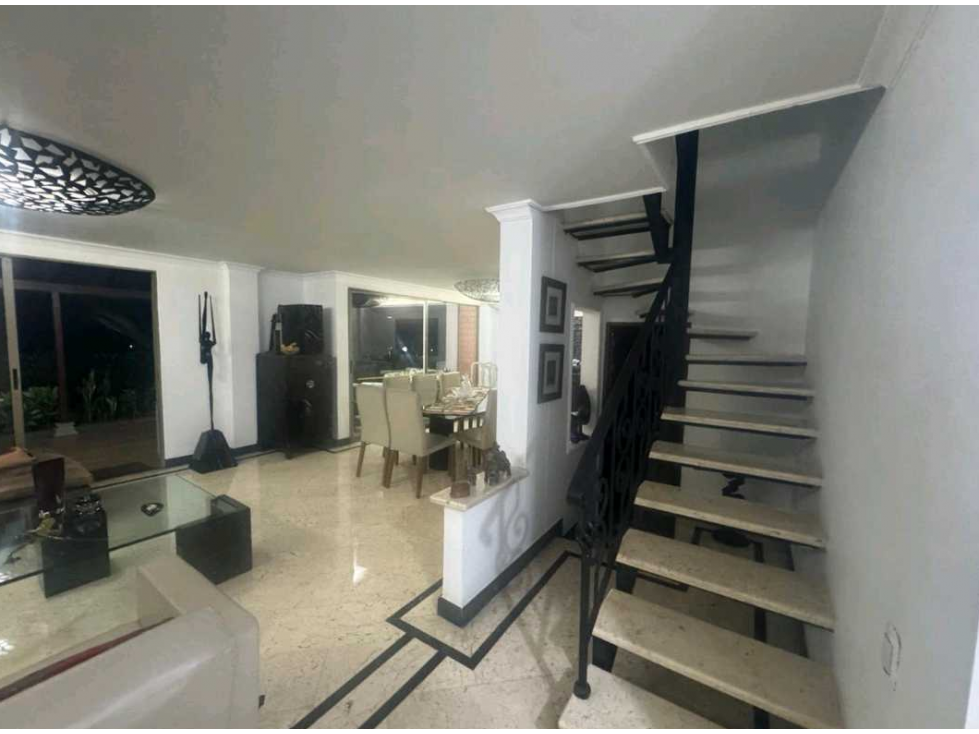 Casa familiar 230m² con jardín privado | El Poblado, Medellín — foto 2