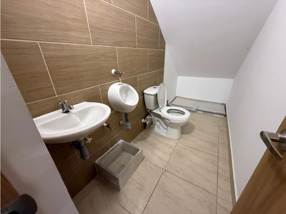 Local Comercial en Venta o Arriendo Sector La Mina / Envigado - 6