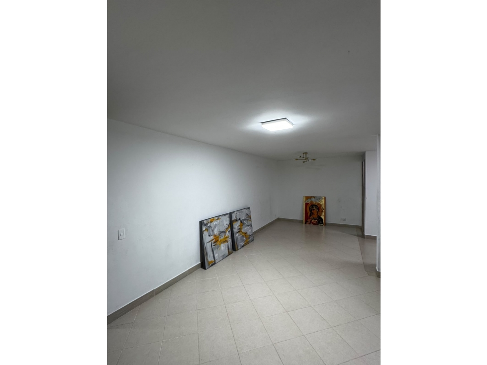 Excelente ubicación y gran tamaño apartamento de 95 mts en Envigado - 2