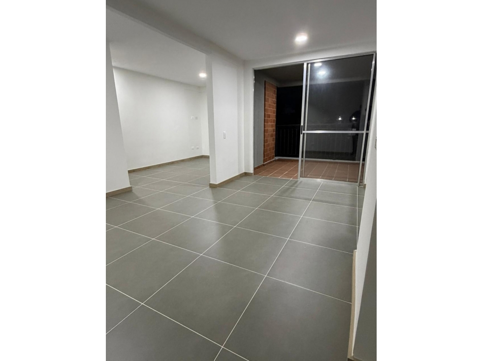 Apto 71 m² en Sector Tranquilo con Piscina y Cine — foto 3