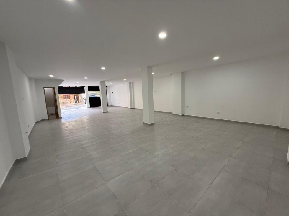 Local Comercial en Venta o Arriendo Sector La Mina / Envigado - 3