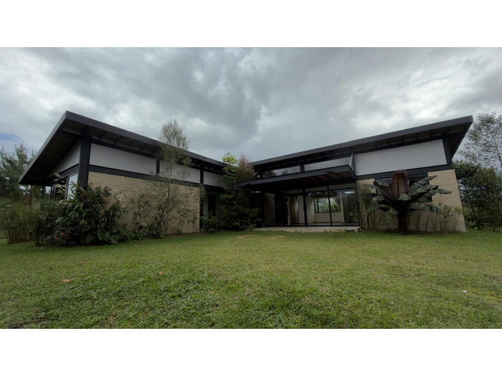VENTA Hermosa Casa Campestre en El Retiro