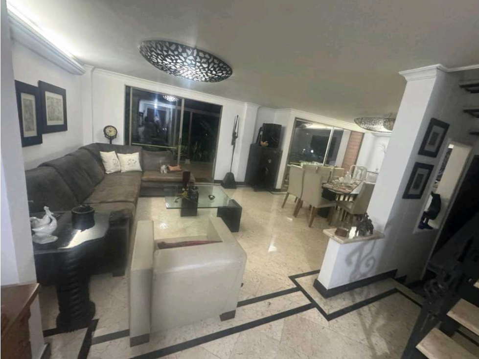 Casa familiar 230m² con jardín privado | El Poblado, Medellín — foto 5