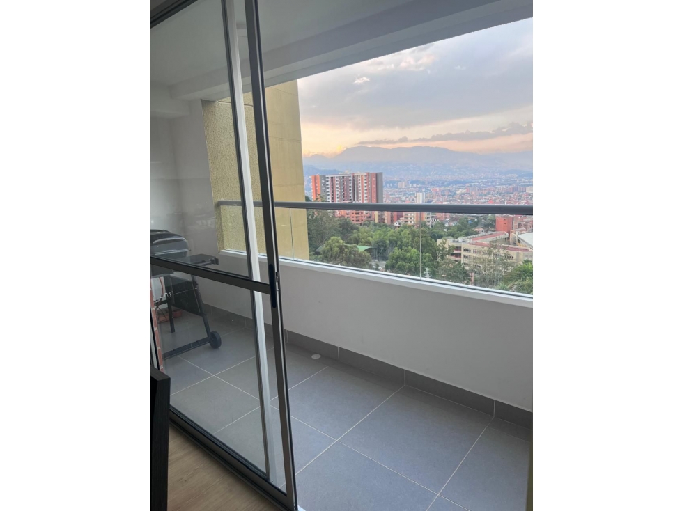 Apartamento con Estudio y Vista Panorámica Loma de las Brujas — foto 3