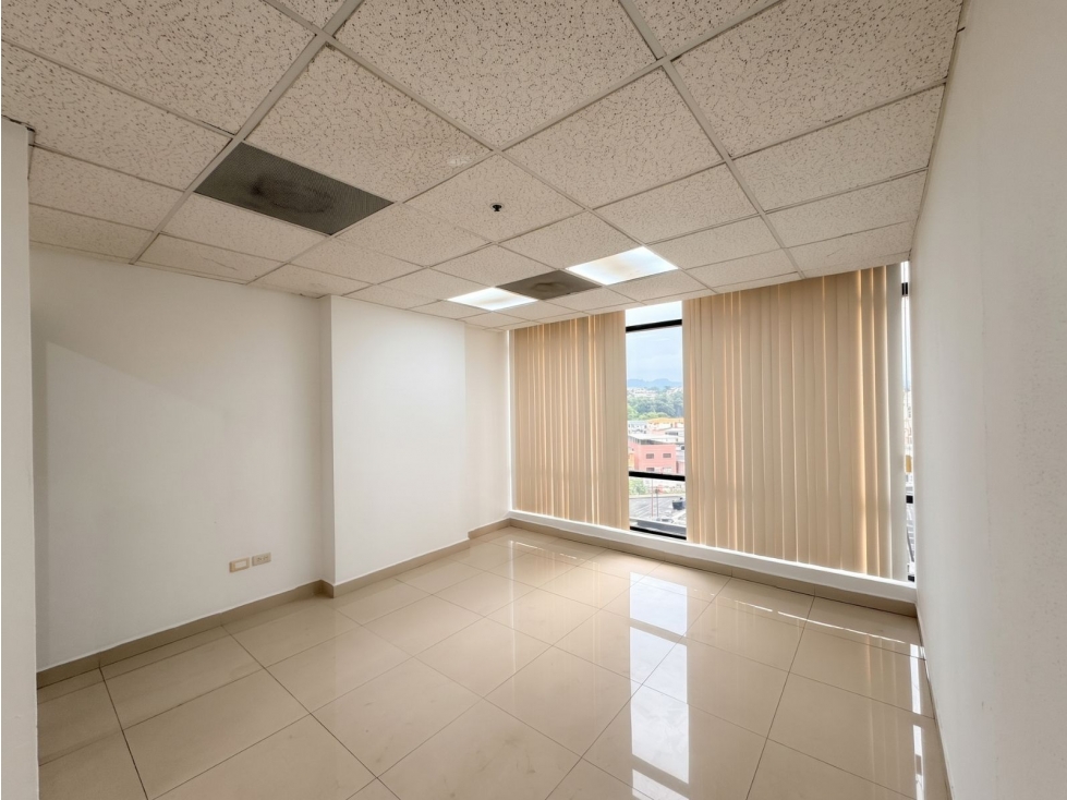 WORD TRADE CENTER OFIC. ALQUILER CON PARQUEO Y GENERADOR ELECTRICO - 2