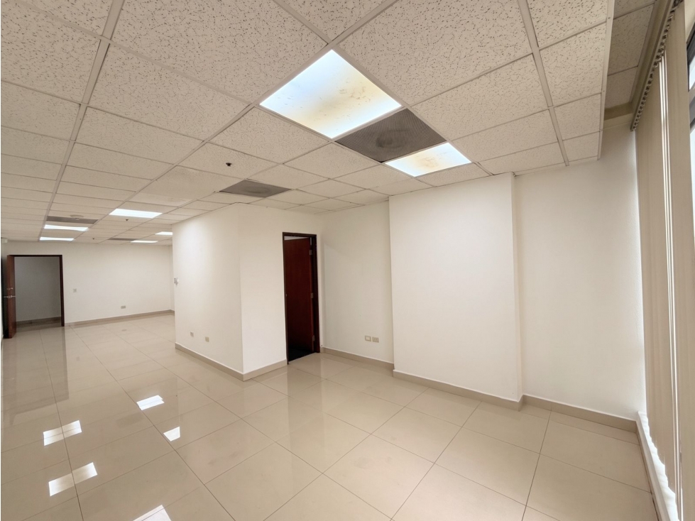 WORD TRADE CENTER OFIC. ALQUILER CON PARQUEO Y GENERADOR ELECTRICO - 3