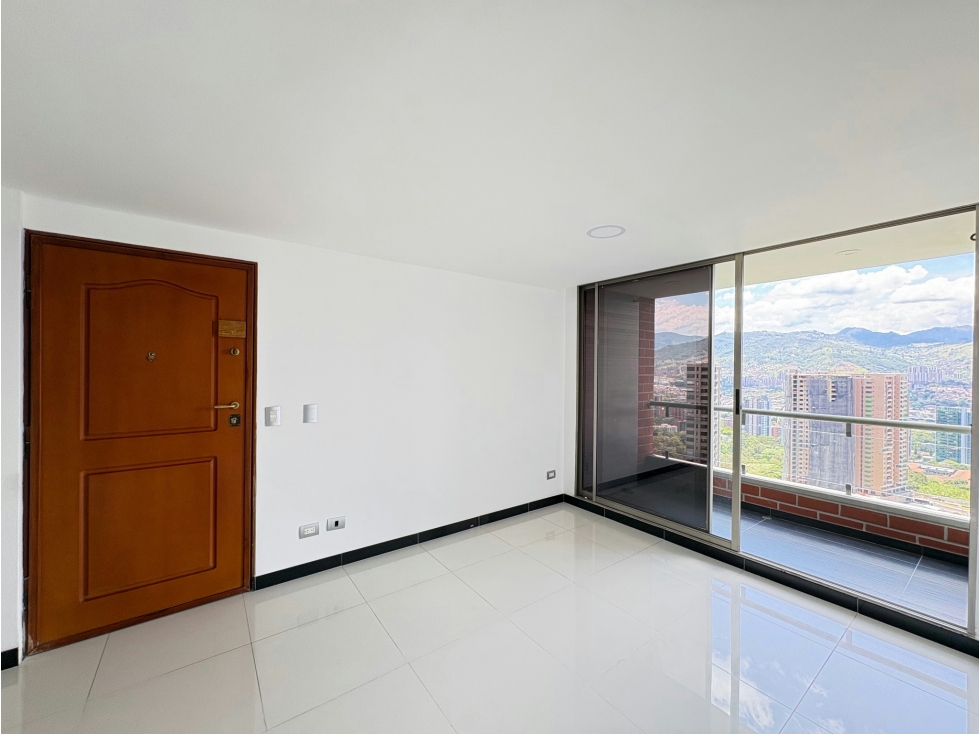 Apartamento en venta sector Los Balsos | Remodelado