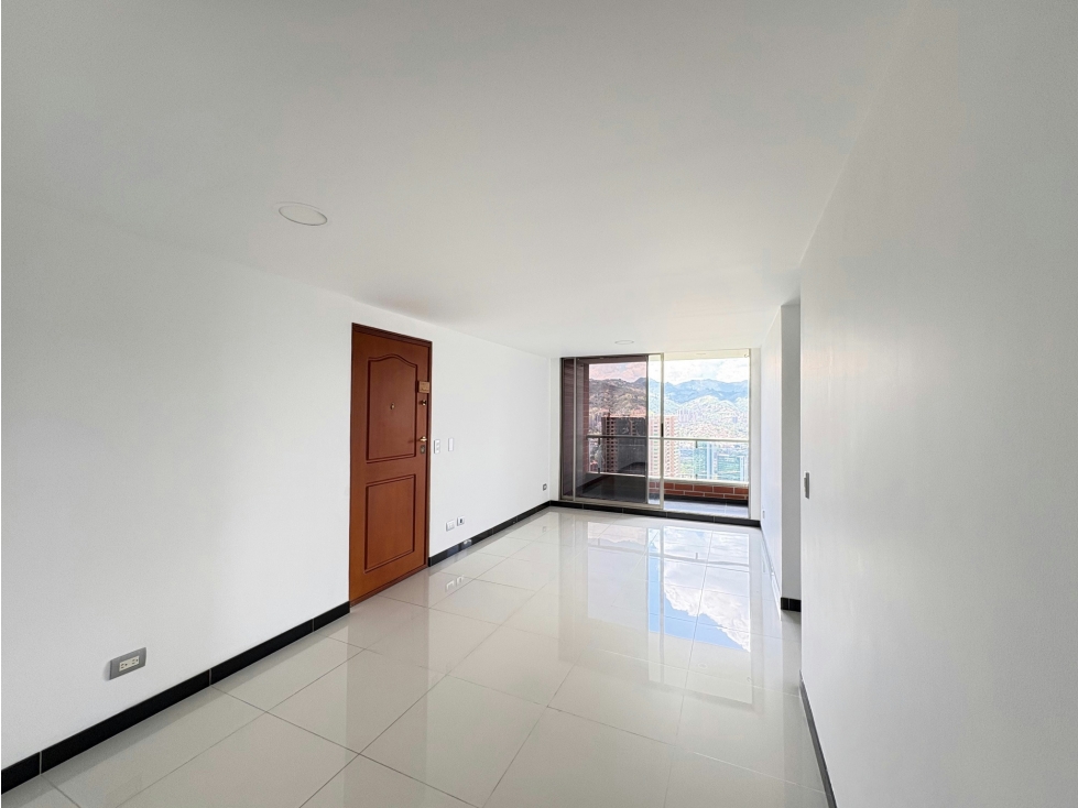 Apartamento en venta sector Los Balsos | Remodelado — foto 2