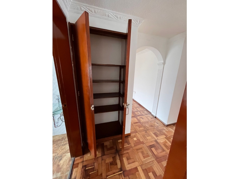 AMPLIO APARTAMENTO EN CHAPINERO ALTO PARA VENTA — foto 2