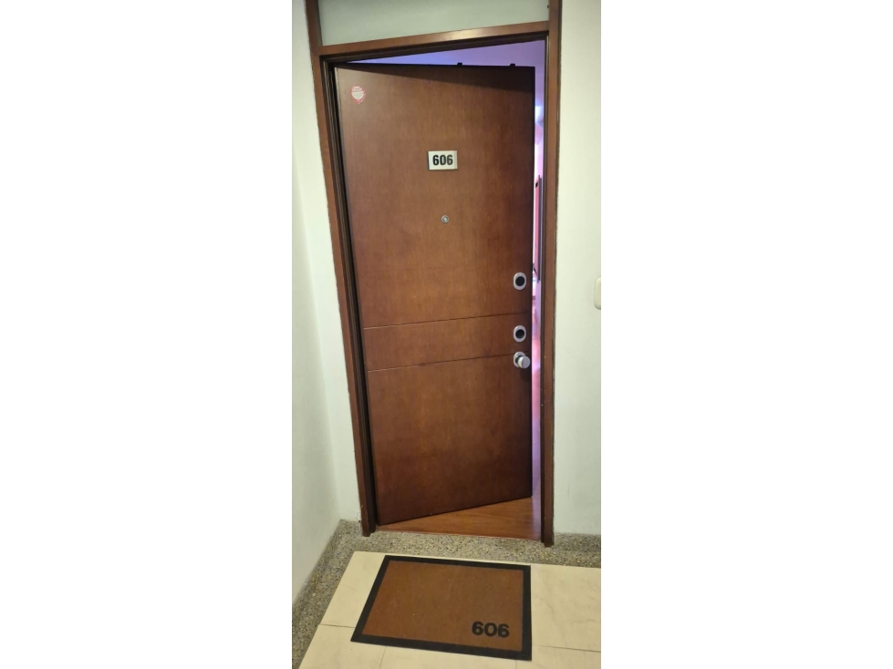 VENDO APARTAMENTO EN EL BARRIO BELALCAZAR — foto 2