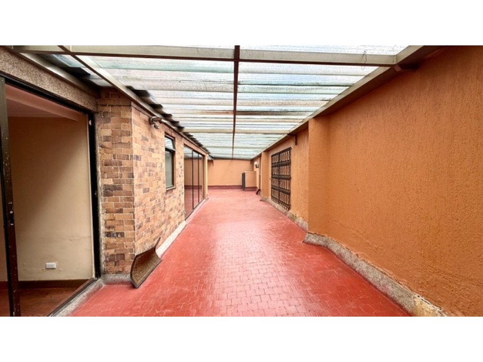 Apartamento en la Carolina con Terraza