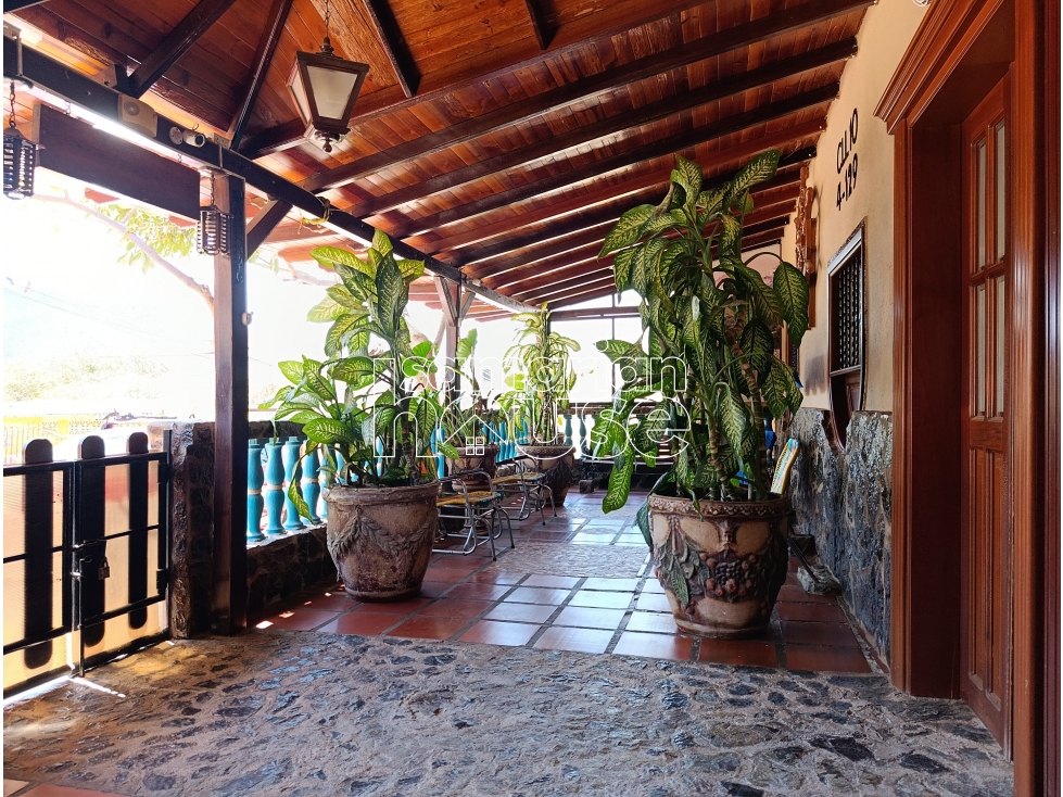 CASA CON PISCINA PRIVADA EN VENTA - TAGANGA, SANTA MARTA - 2