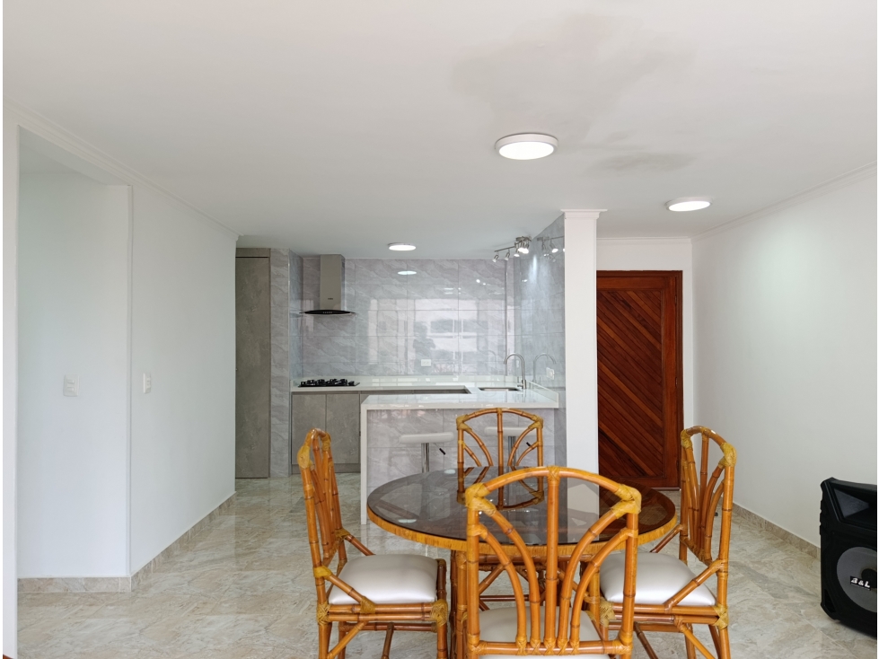 APARTAMENTO REMODELADO A PASOS DEL MAR EN VENTA - BELLO HORIZONTE — foto 4