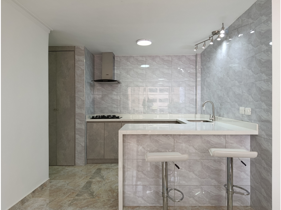 APARTAMENTO REMODELADO A PASOS DEL MAR EN VENTA - BELLO HORIZONTE — foto 6