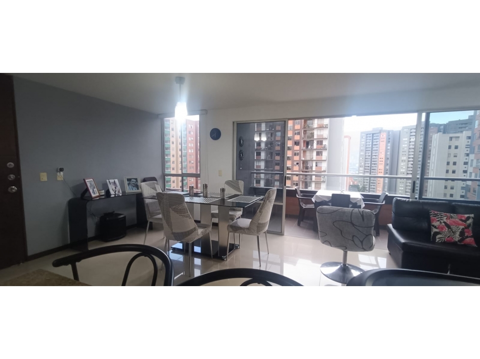 APARTAMENTO EN VENTA LOMA DE LOS BERNAL — foto 2