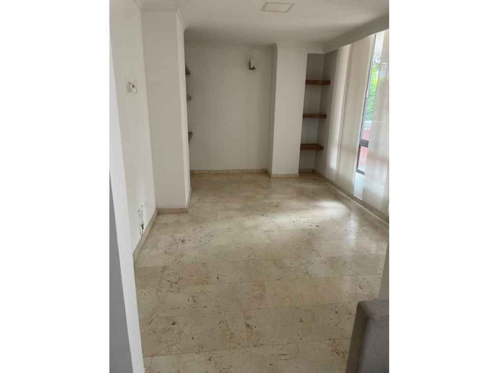 RENTA DE HERMOSO APARTAMENTO EN PINARES