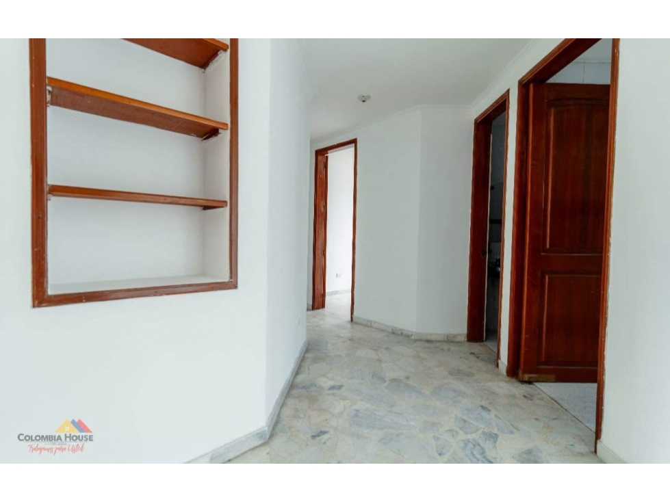 SE VENDE AMPLIO APARTAMENTO EN LA CIRCINVALAR — foto 2