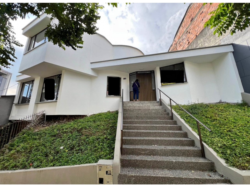 SE VENDE O SE RENTA HERMOSA CASA EN MARAYA
