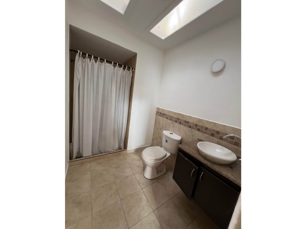 SE VENDE O SE RENTA HERMOSA CASA EN MARAYA — foto 6