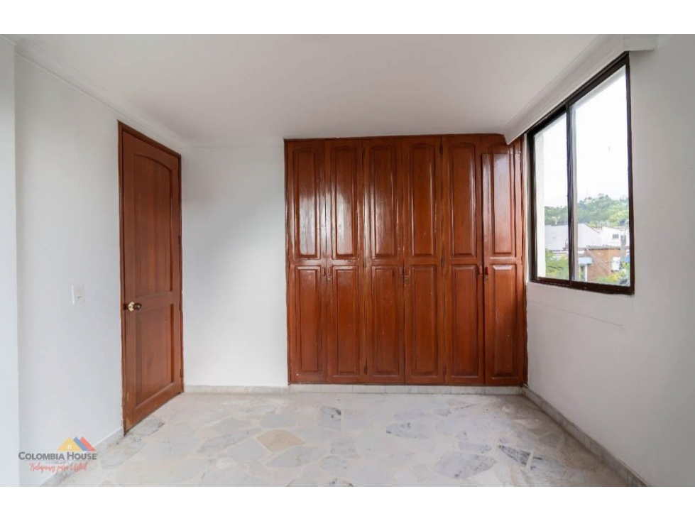 SE VENDE AMPLIO APARTAMENTO EN LA CIRCINVALAR — foto 5