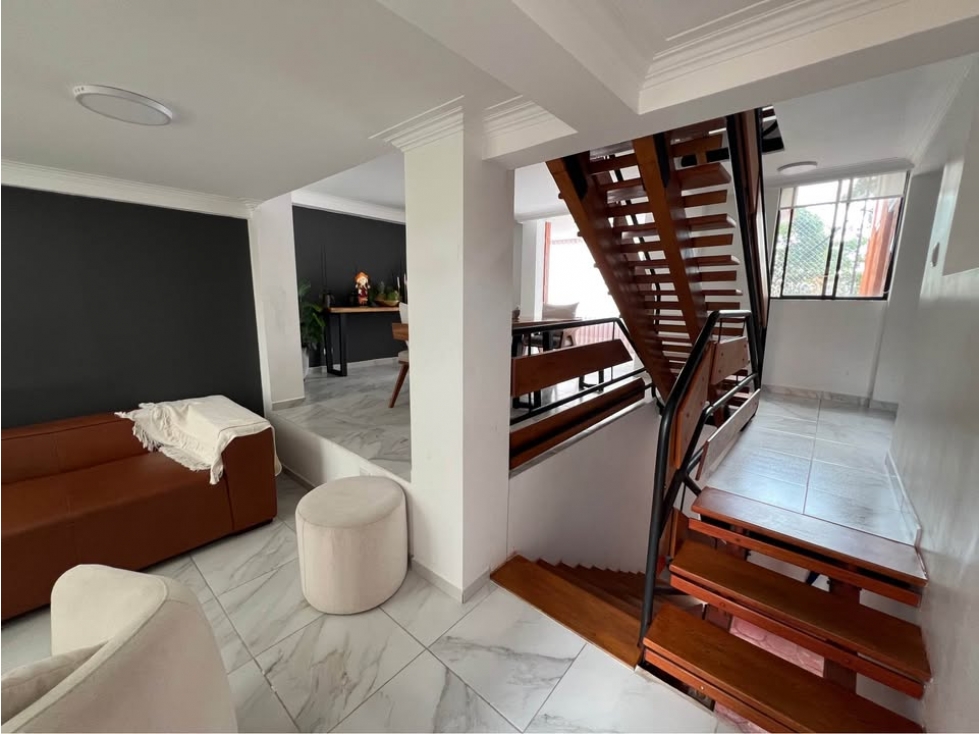 SE VENDE AMPLIA CASA ESQUINERA REMODELADA EN CANAAN ALAMOS PEREIRA — foto 3