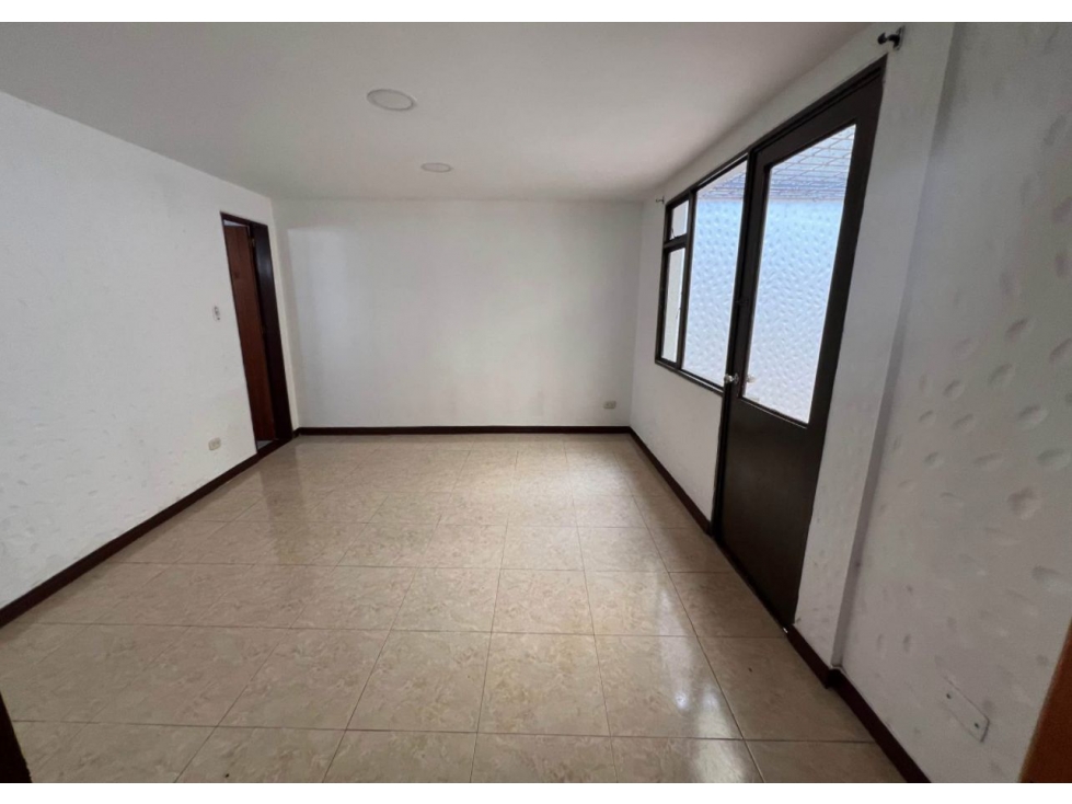 SE VENDE O SE RENTA HERMOSA CASA EN MARAYA — foto 2
