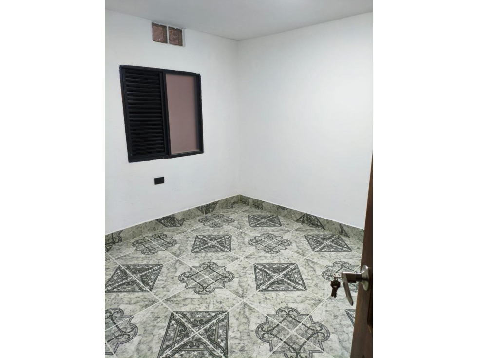 APARTAMENTO RECIEN REMODELADO EN SAN ANTONIO DE PRADO - 4
