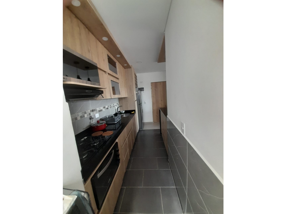 APARTAMENTO EN URB. TORREON LOS LAURELES, RIONEGRO — foto 2