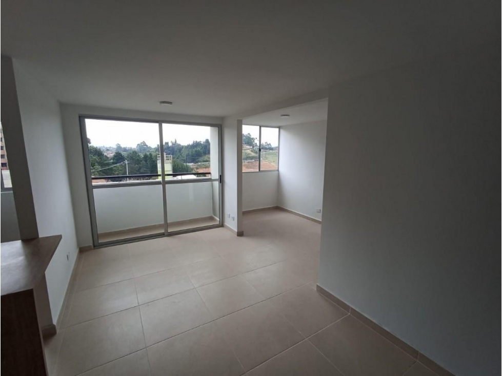 APARTAMENTO EN URBANIZACION ALEGRÍA DE LA FORTUNA — foto 2