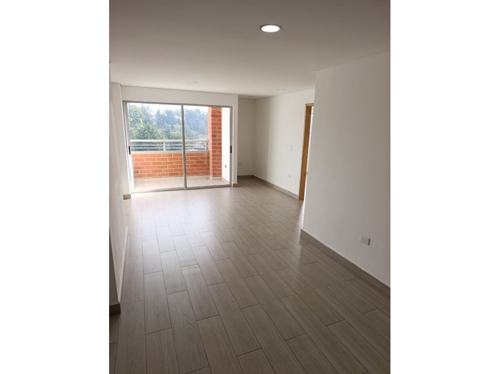 APARTAMENTO EN URB. TORREON LOS LAURELES, RIONEGRO — foto 2