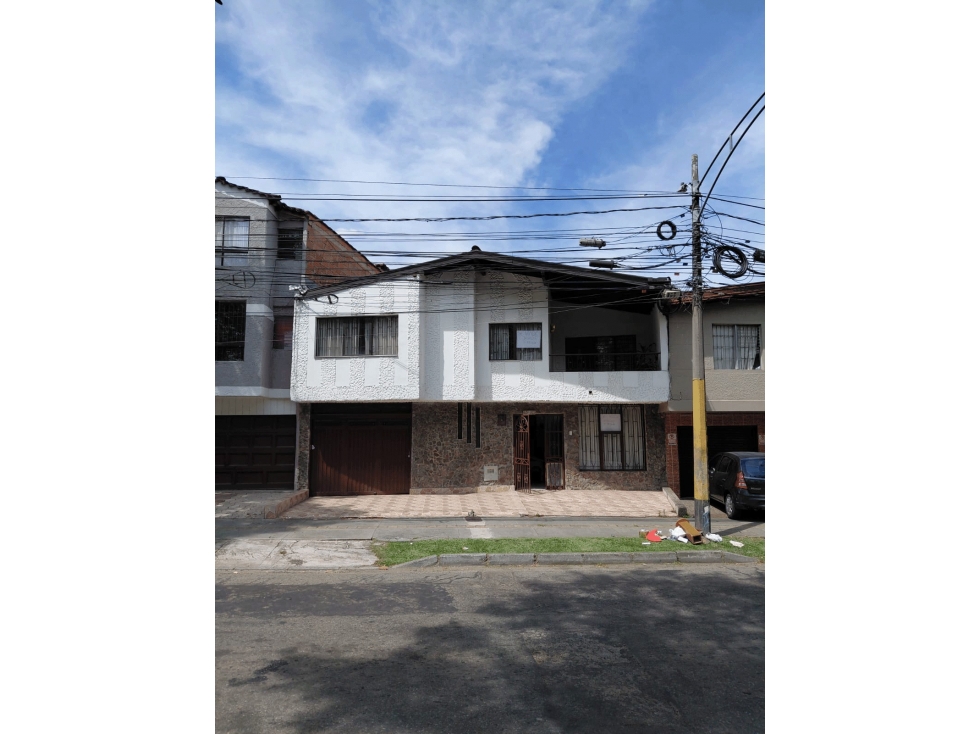 VENDO CASA CERCA A LA UNIDAD DEPORTIVA DE BELÉN