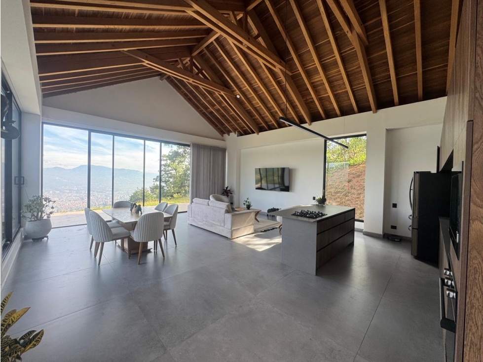 VENDO ESPECTACULAR CASA EN ENVIGADO