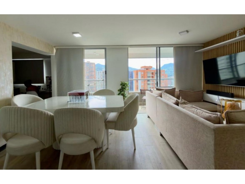 VENDO ESPECTACULAR APARTAMENTO LOMA DE LOS BERNAL — foto 2