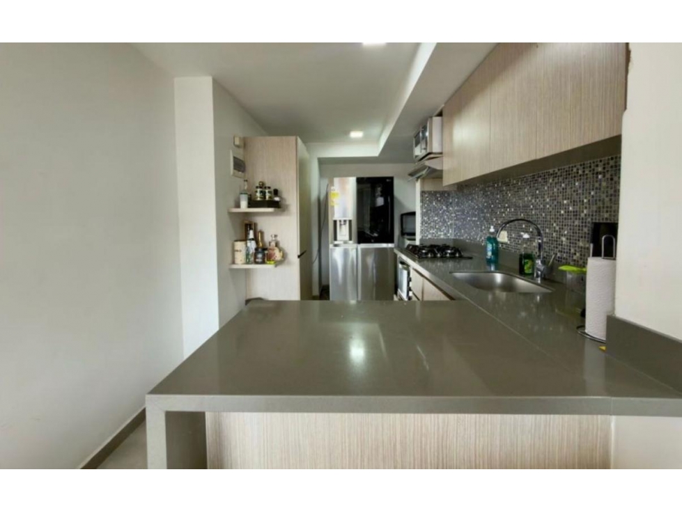 VENDO ESPECTACULAR APARTAMENTO LOMA DE LOS BERNAL — foto 4